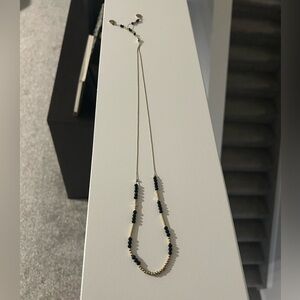 🧡5/$25🧡Elegant Black and Gold Necklace